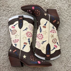 Dolce Vita Floral Embroidered Western Boots